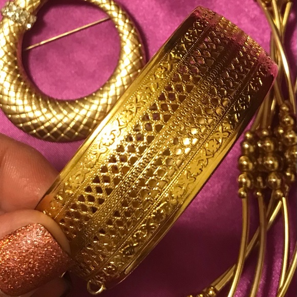 Necklace Jewlery Set - Picture 4 of 5